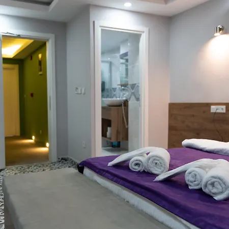 Greenpine Taksim Отель